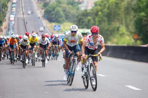 Clip Igor Frolov ba lần tấn công áo vàng bất thành