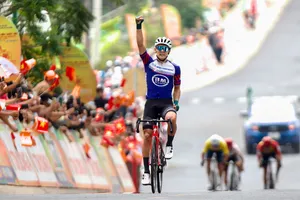 Clip các ngoại binh càn quét đèo Khánh Lê khiến 67 tay đua bỏ cuộc