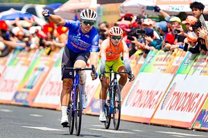 Martin Laas thắng chặng và chiến thuật “thả mồi bắt bóng”