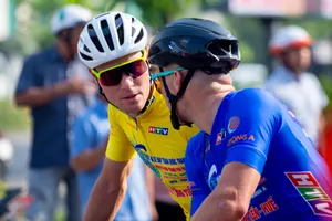 Clip cuộc chiến áo xanh “có biến” sau chặng 18