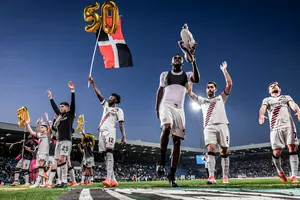 CLB Leverkusen áp sát kỷ lục bất bại toàn mùa giải