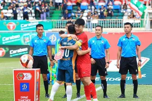 Minh Vương “sinh sự” nhắc Xuân Trường từ nay đã là khách ở Pleiku