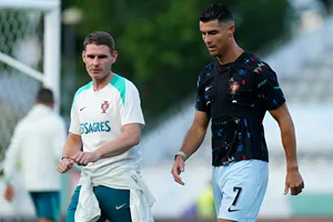 Không có bùa hộ mệnh Ronaldo, Bồ Đào Nha phơi áo