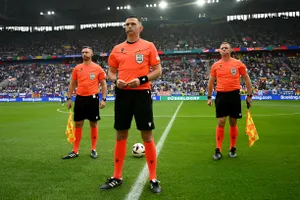 Thù lao của trọng tài Euro nhiều hay ít?