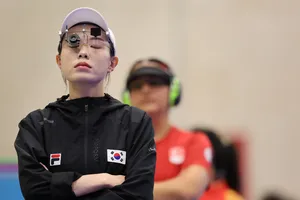 Nữ xạ thủ Hàn Quốc cực ngầu được săn đón
