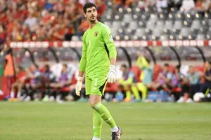 Thủ thành Courtois tuyên chiến với HLV đội tuyển Bỉ