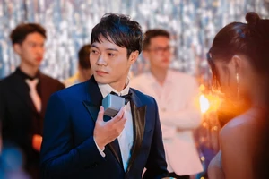 ‘Nam thần nhiều tóc’ Văn Toàn gây sốt