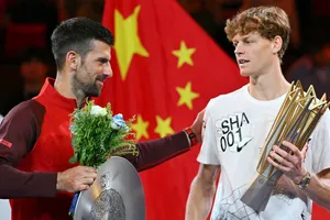 Djokovic tuột mất danh hiệu thứ 100 về tay Sinner