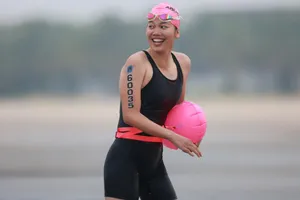 Ánh Viên vô đối dưới nước… lặn mất tăm trên cạn