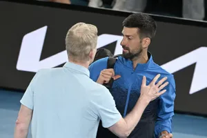 Vì sao đài truyền hình Úc xin lỗi Djokovic?