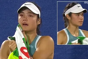 “Bông hồng lai Anh quốc” khóc tức tưởi vì khán giả đe dọa