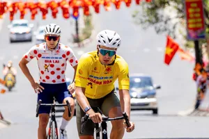 Ngoại binh An Giang Mikhail Fokin thống lĩnh áo vàng Cúp Truyền Hình