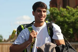 Carlos Alcaraz đầy năng lượng trở lại sân đấu