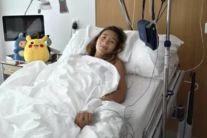 Ngôi sao quần vợt Trung Quốc lên bàn mổ