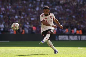 Mohamed Salah tạo dấu ấn lịch sử