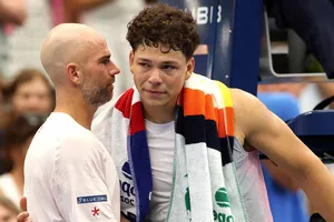 Hai niềm hy vọng Mỹ sụp đổ, Alcaraz và Djokovic cùng tiến vào vòng 4 giải Mỹ mở rộng