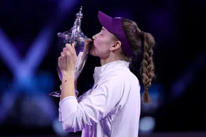 Hạ thủ số 1 thế giới, Rybakina khiến WTA Finals bẽ mặt