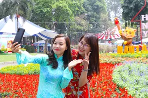 Video: Sắc hoa rực rỡ tại Hội hoa xuân lớn nhất TP.HCM