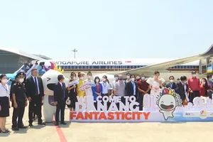 Video: 2 chuyến bay quốc tế đầu tiên trở lại TP Đà Nẵng