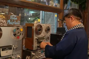 Video: Người sưu tầm hơn 1.000 kỷ vật về Sài Gòn trong những ngày đại dịch