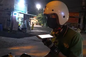 Video: Chuyến xe đêm muộn - ‘cứu tinh’ cho sinh viên làng đại học