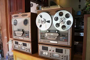 Video: Người đàn ông với sở thích sưu tầm băng cối cổ