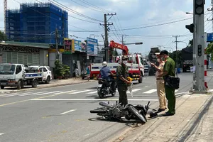 Video: Hai chị em thương vong khi đang trên đường sang nhà người thân chơi