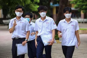 Video: Thí sinh nói gì về đề thi môn tổ hợp?