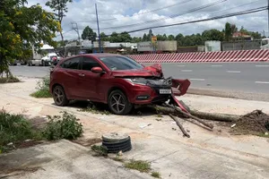 Video: Người đàn ông lái ô tô gây tai nạn liên hoàn trên đường