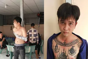 Video: Hai thanh niên bị tóm gọn sau khi giật điện thoại của người đàn ông