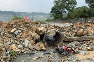 Video: Tìm thấy thi thể bảo vệ dưới vực sâu sau 2 ngày mất tích