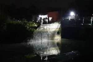 Video: Phát hiện nam thanh niên tử vong dưới cống nước