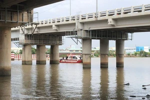 Video: Một thanh niên nhảy cầu Bình Phước