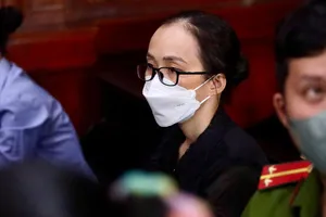 Video: Vợ Nguyễn Thái Luyện kêu oan, không có 'rửa tiền'