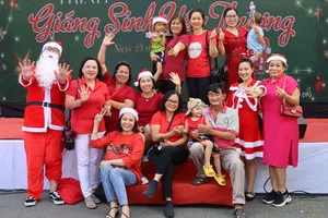 Video: Bữa tiệc Giáng sinh đặc biệt dành cho bệnh nhi