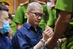 Video: Tòa tuyên án Nguyễn Thái Luyện và Võ Thị Thanh Mai