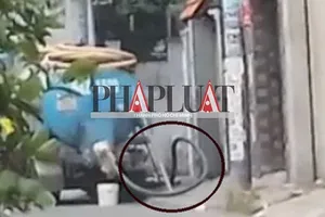 Toàn cảnh điều tra: Xe rút hầm cầu xả thẳng ra kênh 