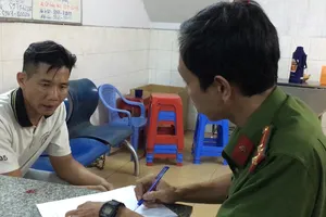 Tài xế GrabBike cướp giật 204 tờ vé số