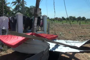 Đắk Lắk: Mưa đá kèm theo lốc xoáy làm 600 nhà dân bị tốc mái