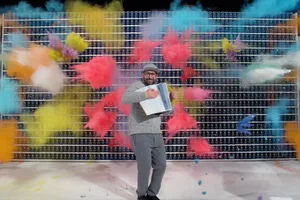 Tạo ra MV ca nhạc từ một cảnh quay dài 4,2 giây