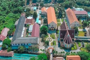 Vẻ đẹp của nhà thờ, nhà dòng gần 180 tuổi tại Thủ Thiêm 