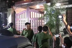 Clip: Khám xét nhà các cựu quan chức Đà Nẵng