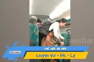 Nữ nhân viên tàu hỏa an ủi khách suốt 1 giờ liền