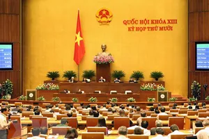 Bộ trưởng Bộ TT&TT trả lời chất vấn