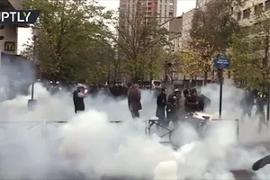 Paris chìm trong bạo lực tròn 1 năm biểu tình 'Áo vàng'