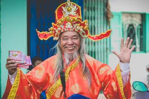 Ông Thái bán vé số lấy tiền làm từ thiện