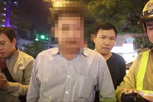 Vi phạm nồng độ cồn, cầu cứu 'người thân' vẫn bị CSGT từ chối