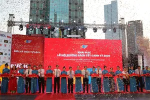 Chùm ảnh lễ hội Đường sách Tết Canh Tý 2020