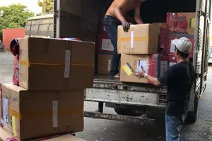 Bắt giữ 150.000 khẩu trang lậu chuẩn bị xuất đi nước ngoài