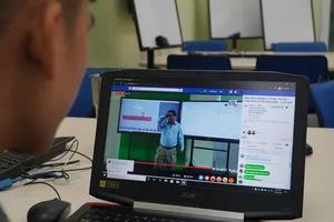 Trường đại học đẩy mạnh tư vấn tuyển sinh online mùa dịch